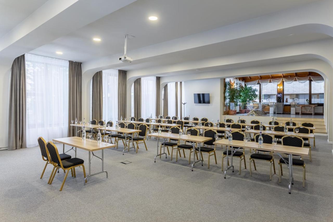 Eden Grand Resort Predeal Exteriör bild