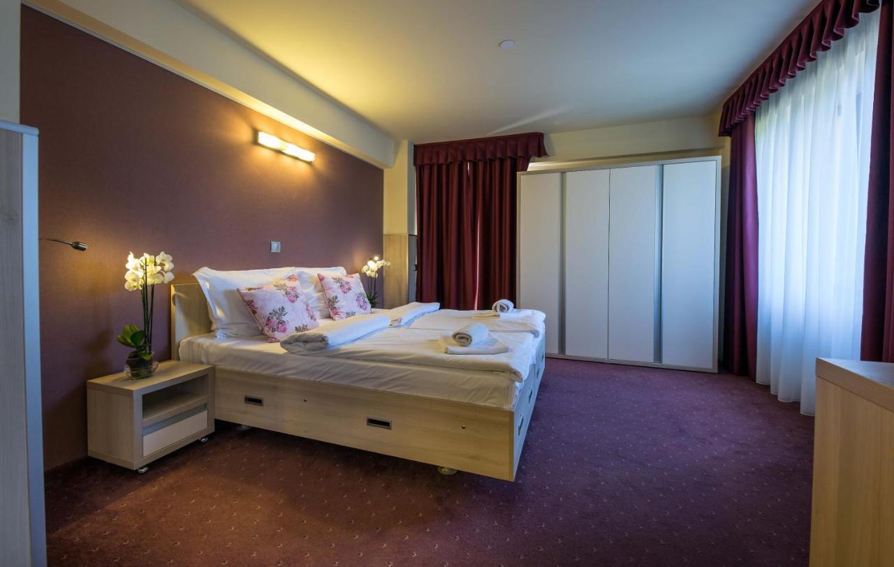 Eden Grand Resort Predeal Exteriör bild